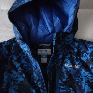 Columbia Digital Camo Jacket in Blue and Black Youth 18 20